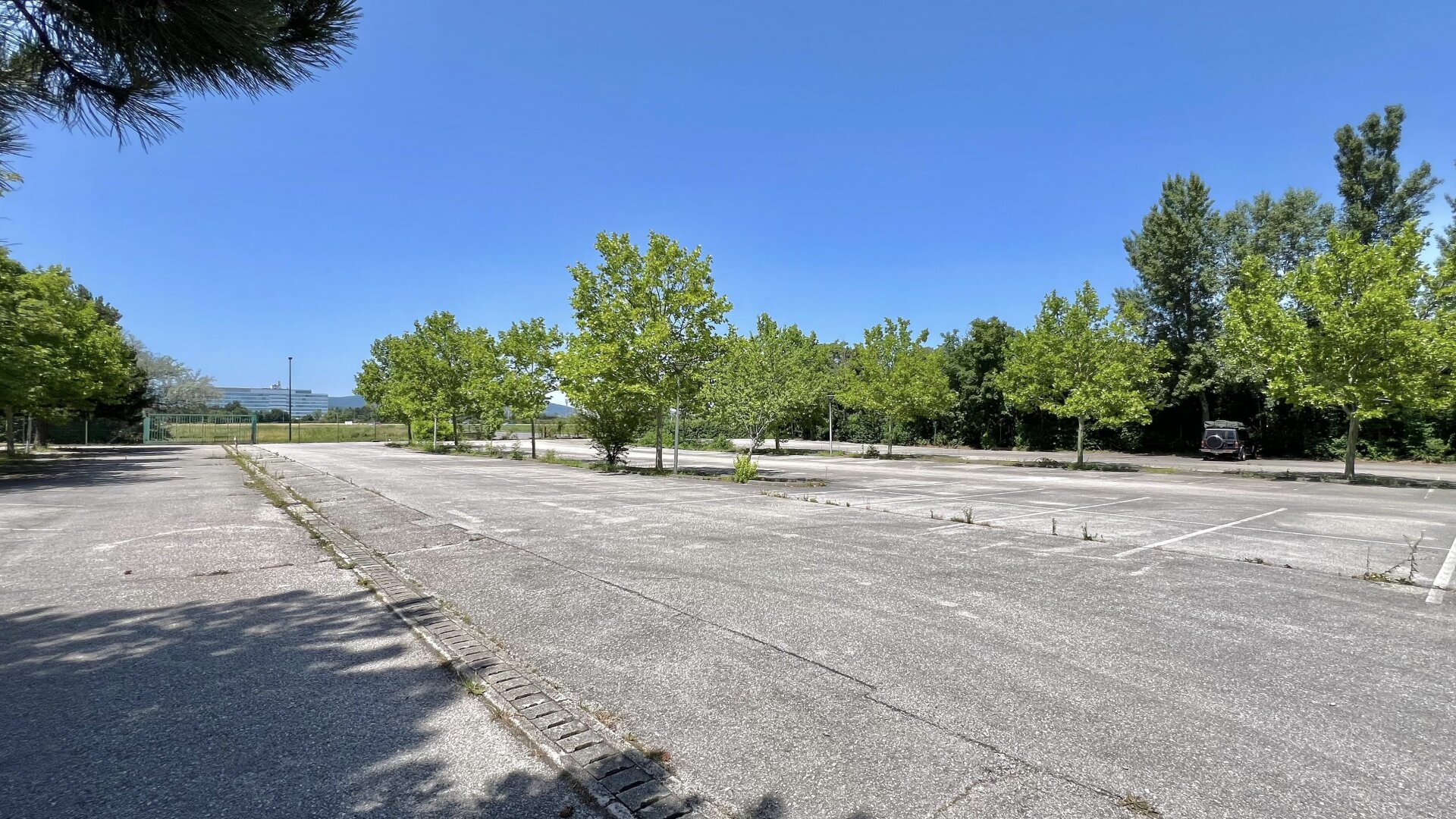 Ab 12€/m2 Büroflächen bis 2.200m2 - individuell Flächengrößen verfügbar -  Parkplätze - gute Verkehrsanbindung