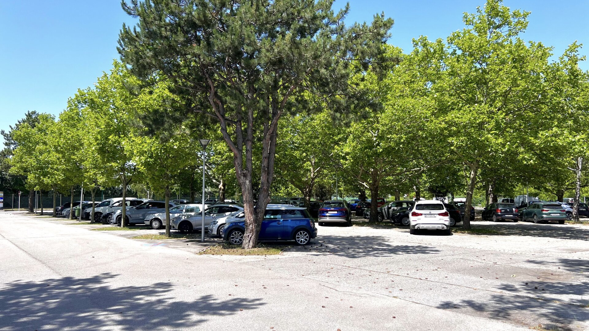 Ab 12€/m2 Büroflächen bis 2.200m2 - individuell Flächengrößen verfügbar -  Parkplätze - gute Verkehrsanbindung