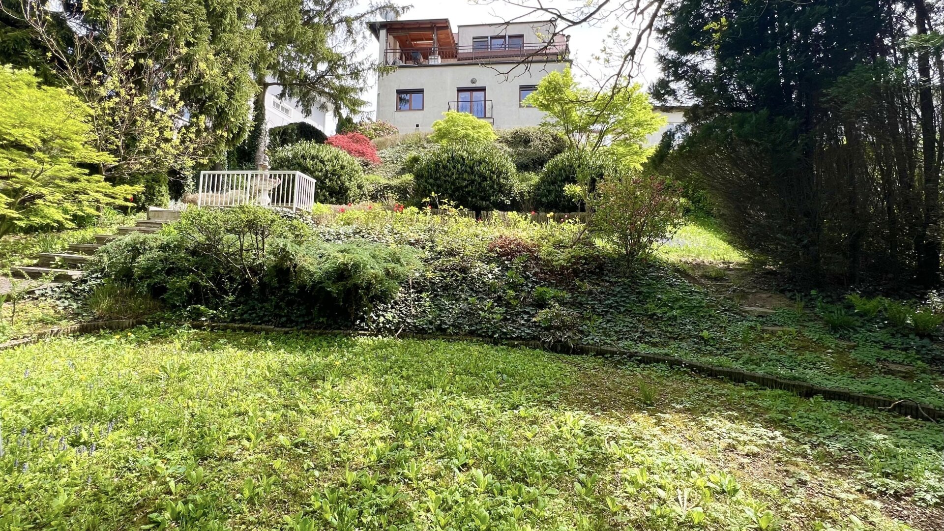10 Minuten Fahrzeit nach Wien I Klimatisierte Villa mit Weitblick I Wellness, Fitnessraum & Kamin I Terrassen, Balkon & Garten I Hochwertige Ausstattung