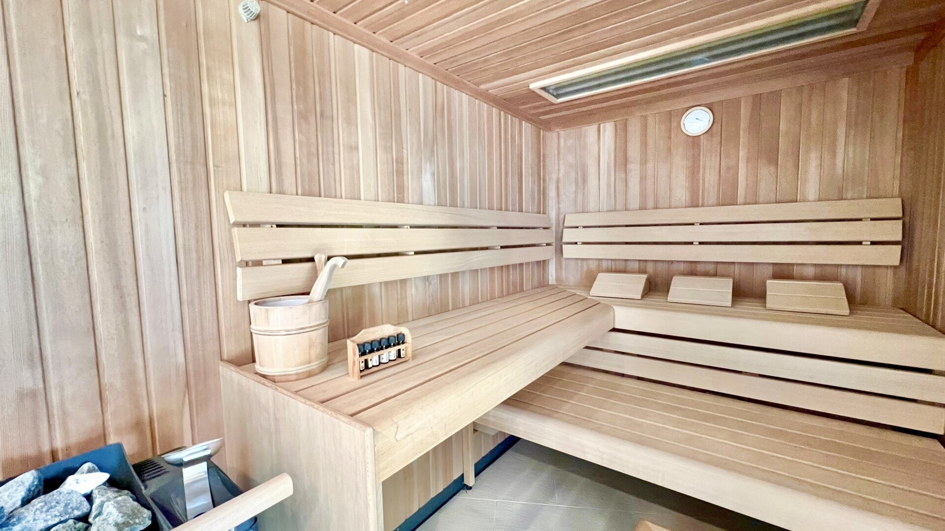 10 Minuten Fahrzeit nach Wien I Klimatisierte Villa mit Weitblick I Wellness, Fitnessraum & Kamin I Terrassen, Balkon & Garten I Hochwertige Ausstattung