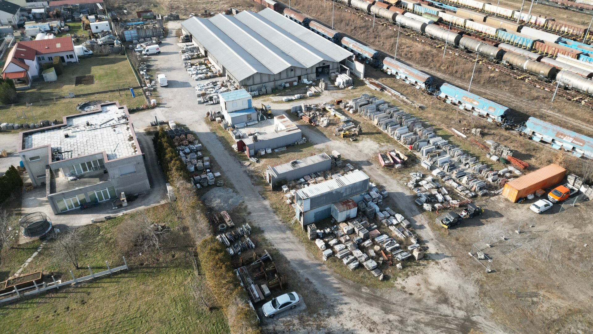 2 Gewerbehallen zur Vermietung ! 100m2 und 150m2 Lagerhallen Verfügbar