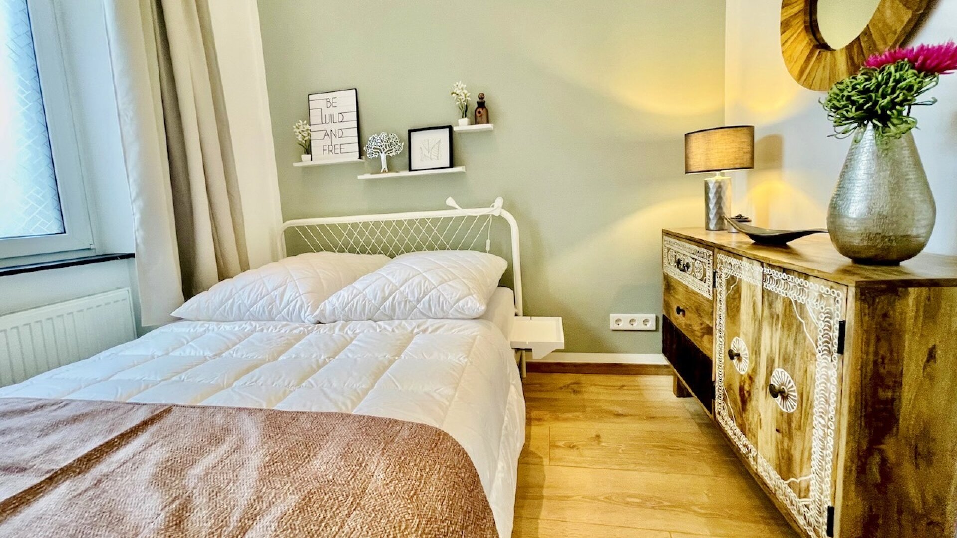 Neuwertig – sanierte Altbauwohnung – zentrumsnah – helle 3-Zimmer – Top-Infrastruktur