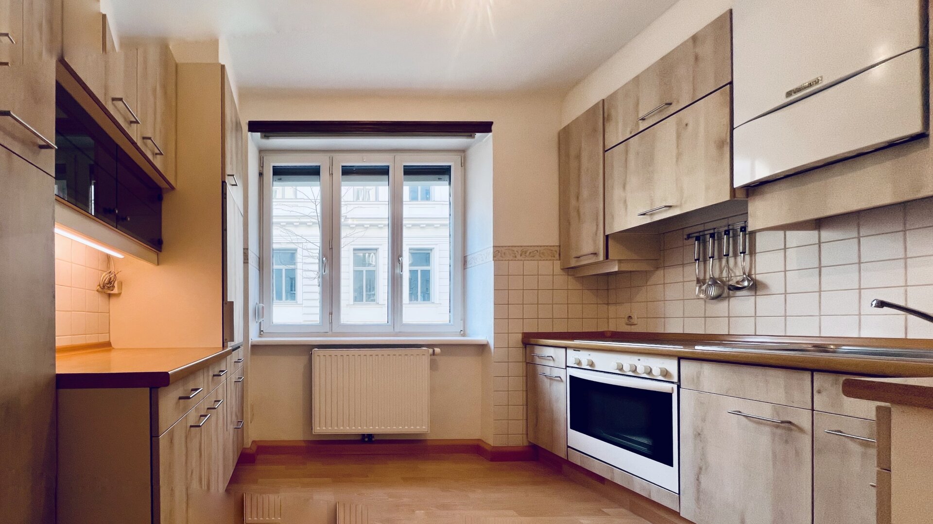 750m zur U2 - 900m zur U1 - Karmelitermarkt und Augarten vor der Tür - dein Projekt - Seitenstraße Ruhelage - Küche separat