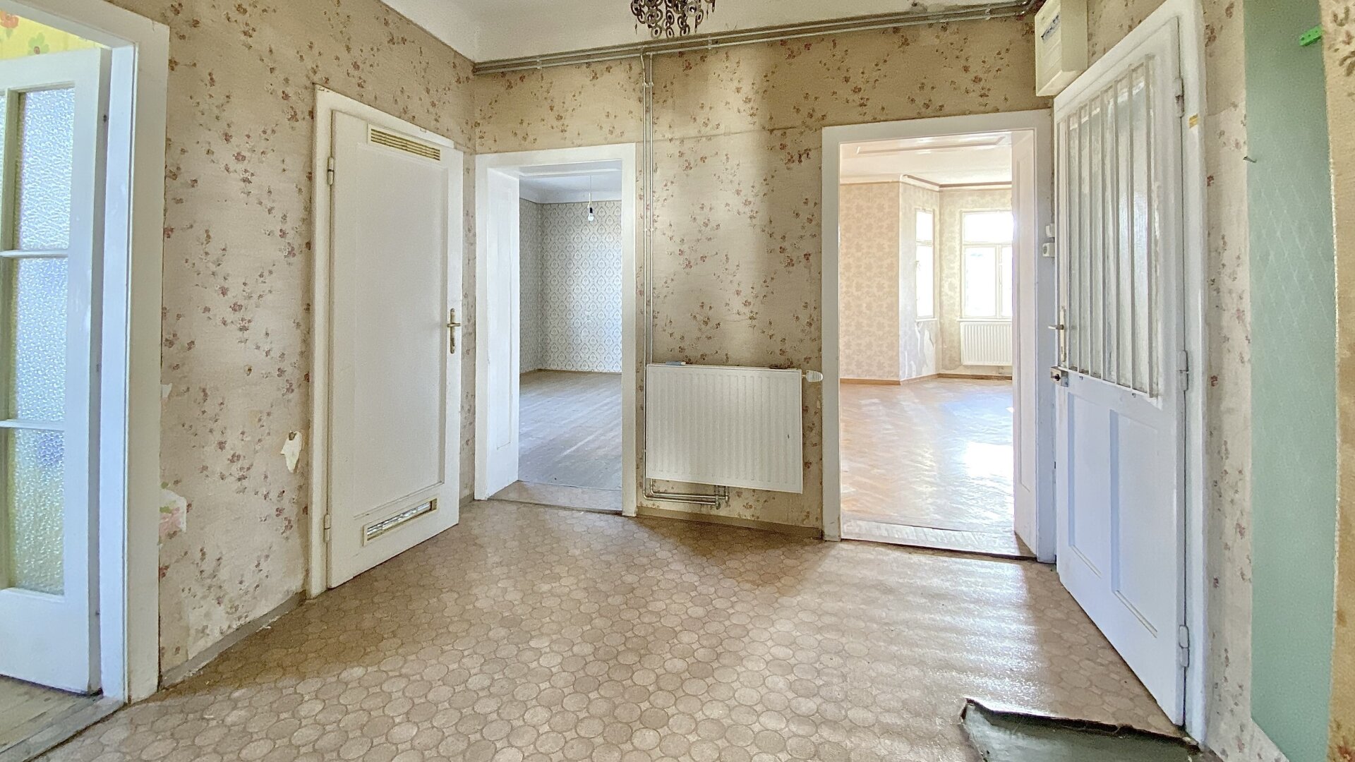 TOP-Lage nähe Stadtzentrum!  Sanierungsbedürftig mit Ausbaupotential! Studie für 4 Wohneinheiten mit DG-Ausbau vorhanden!