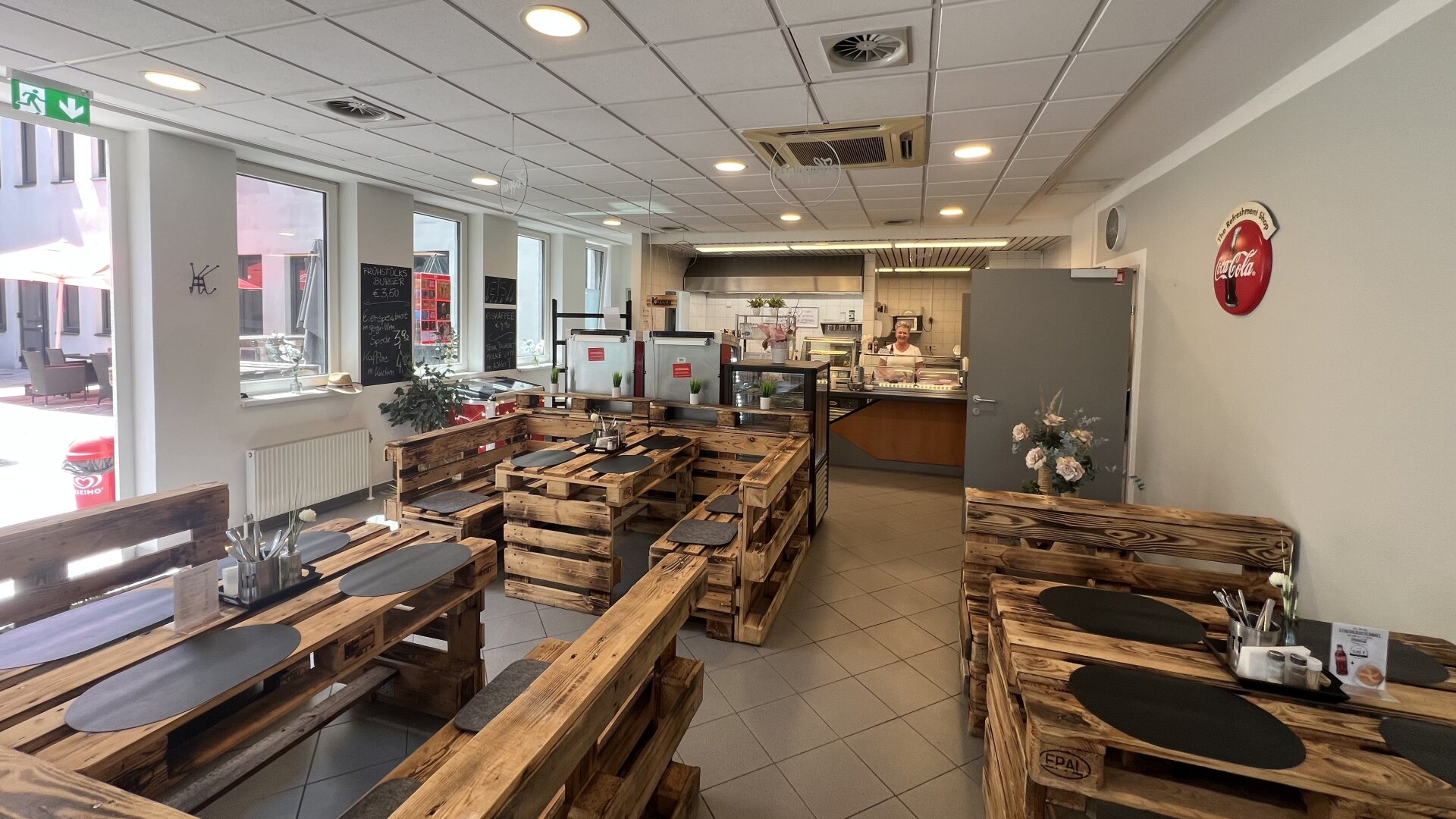 ab 10€/m2 Büroflächen bis 2.200m2 - individuell Flächengrößen verfügbar -  Parkplätze - Kantine im Haus - gute Verkehrsanbindung