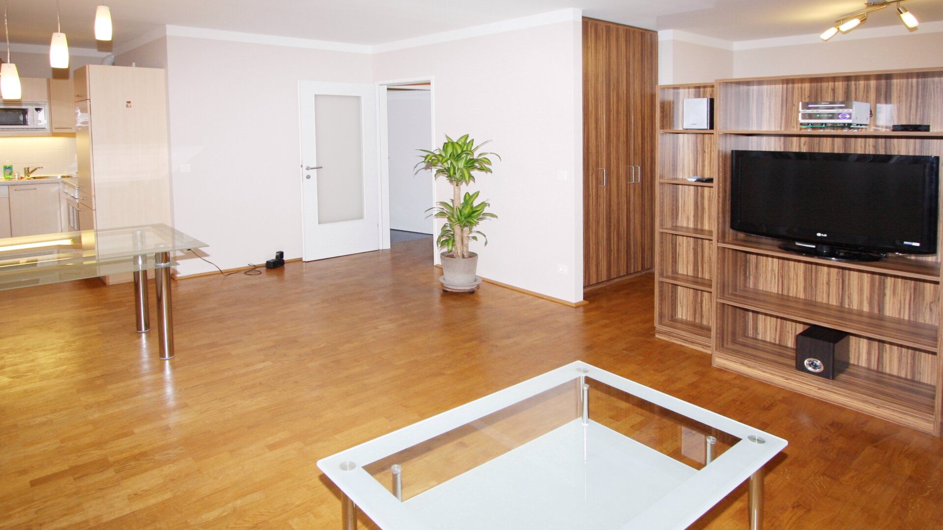 Ruhelage – 6 Min zur U4 – Top Infrastruktur – Anleger & Eigennutzer – Tiefgaragen Stellplatz