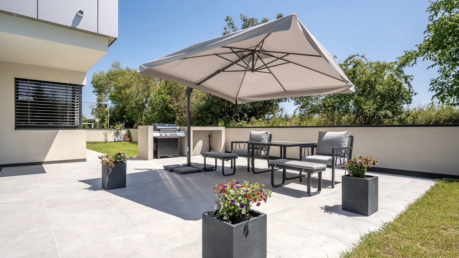 2 Premium-Villen direkt nebeneinander - mit grünem Weitblick - sonnige Ausrichtung - hochwertige Ausstattung - Salzwasserpool - Garage - Lift