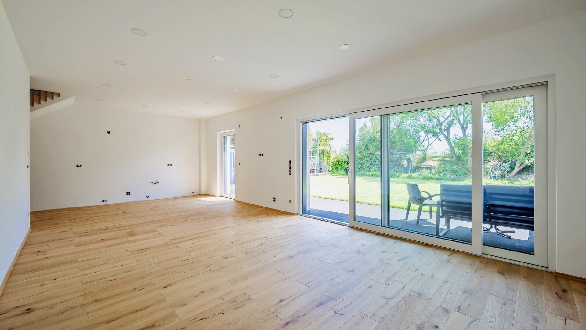 2 Premium-Villen direkt nebeneinander - mit grünem Weitblick - sonnige Ausrichtung - hochwertige Ausstattung - Salzwasserpool - Garage - Lift
