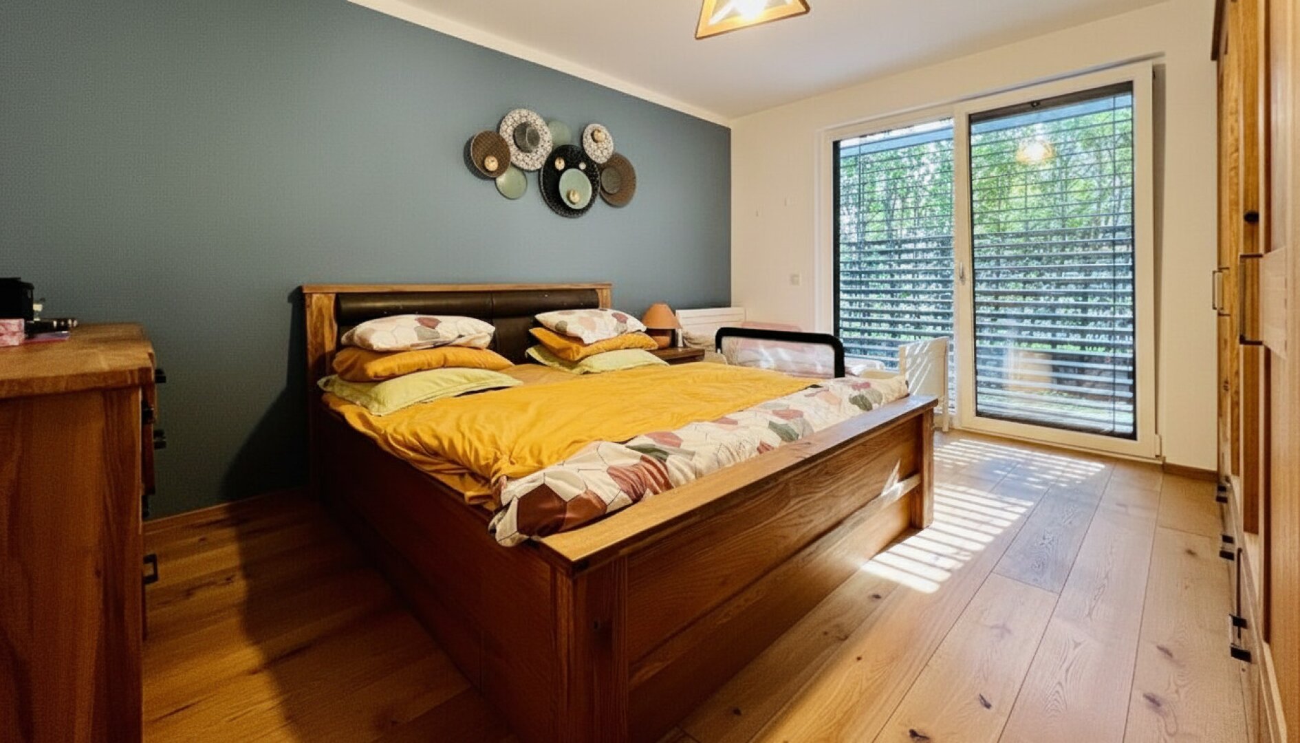 8Min zur U2 - 4Zimmer Gartenwohnung - privater Eingang - sonnige Terrasse - Tiefgarage - ideale Infrastruktur
