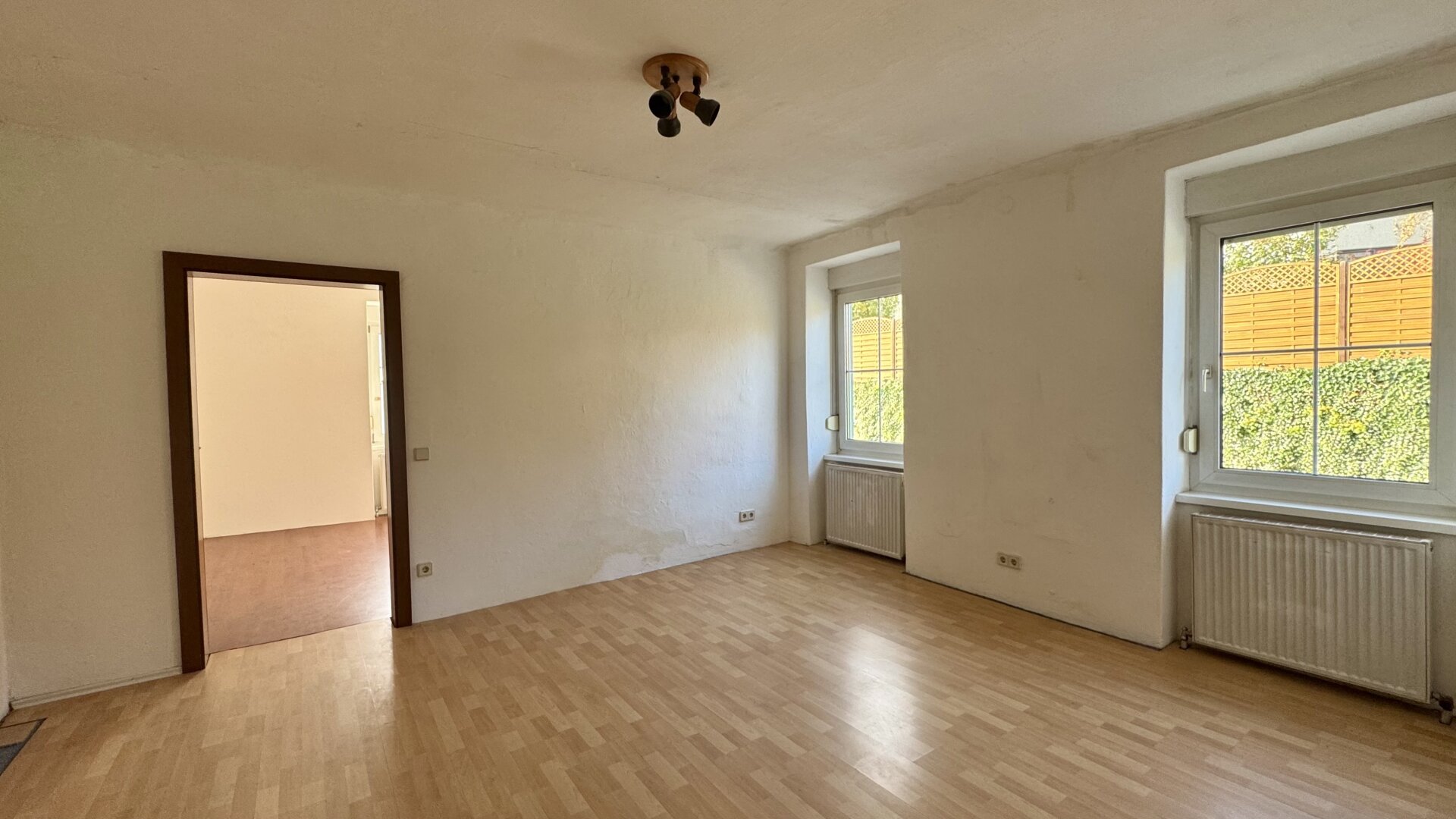 bezugsfertiges Haus mit viel Platz - zum Schnäppchenpreis