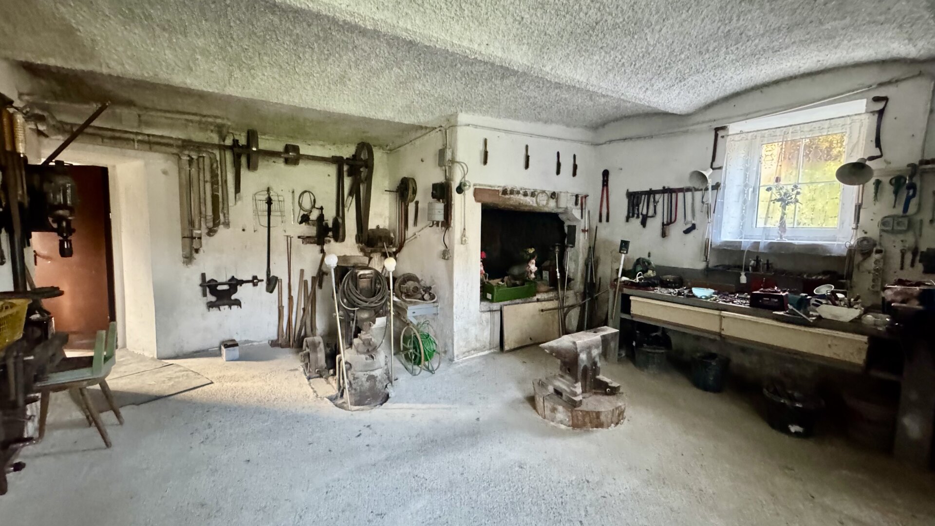 bezugsfertiges Haus mit viel Platz - zum Schnäppchenpreis