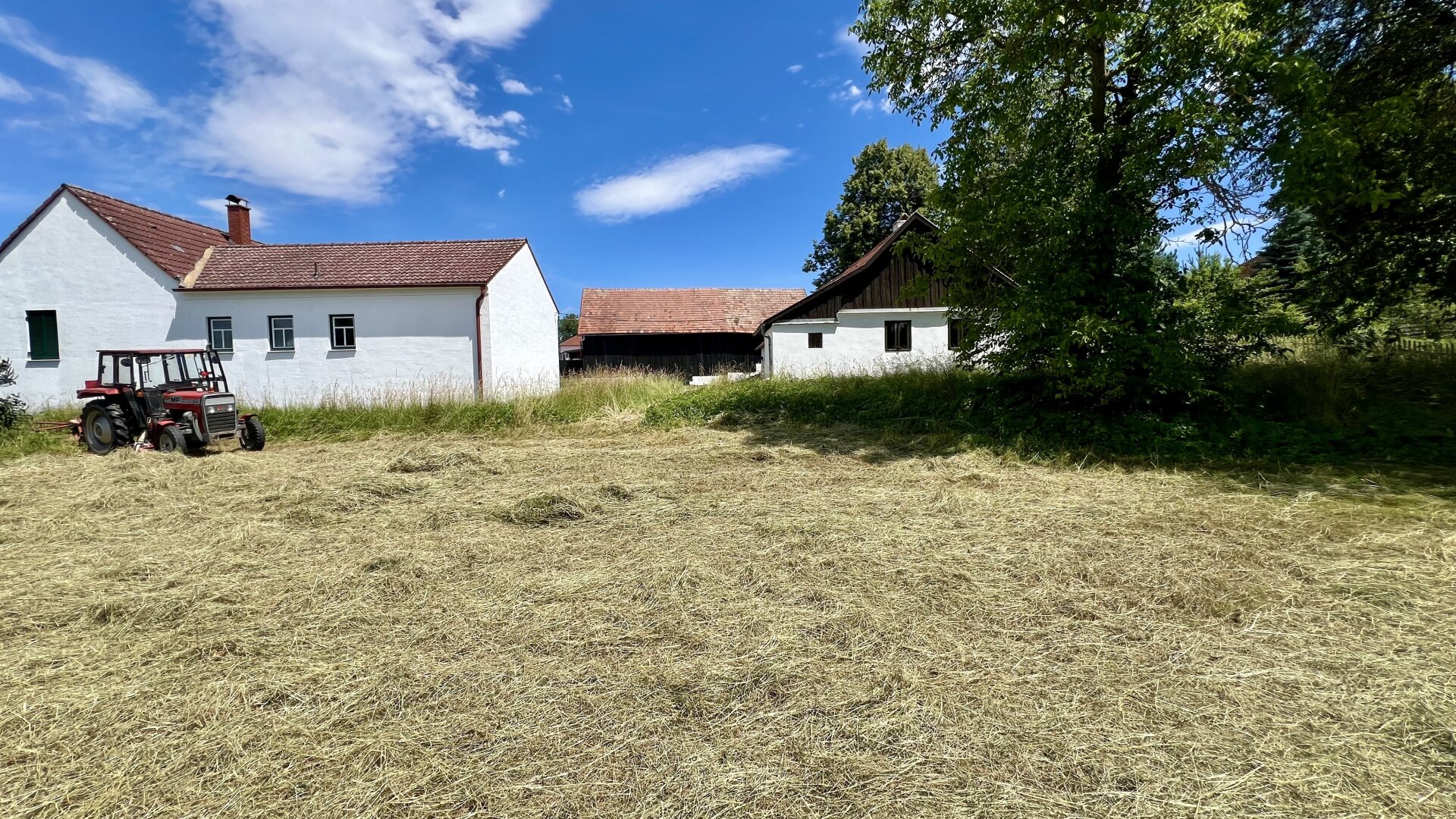 gut erhalten und teils renovierter Vierkanthof - 6 Minuten nach Geras - großes Grundstück 2601m² - Brunnen am Grund