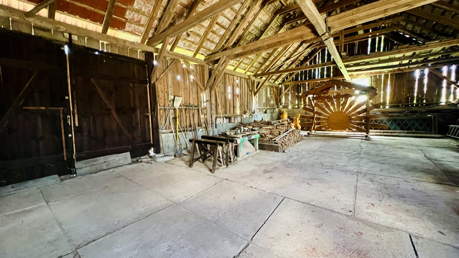 gut erhalten und teils renovierter Vierkanthof - 6 Minuten nach Geras - großes Grundstück 2601m² - Brunnen am Grund