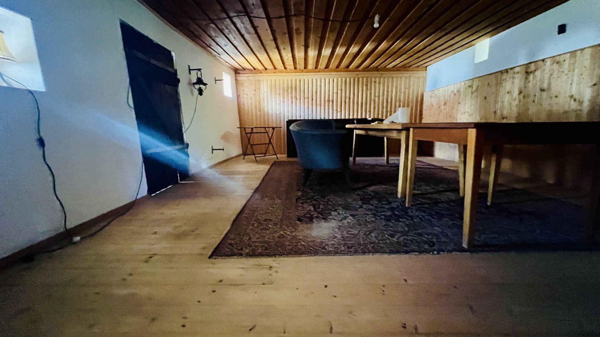 gut erhalten und teils renovierter Vierkanthof - 6 Minuten nach Geras - großes Grundstück 2601m² - Brunnen am Grund
