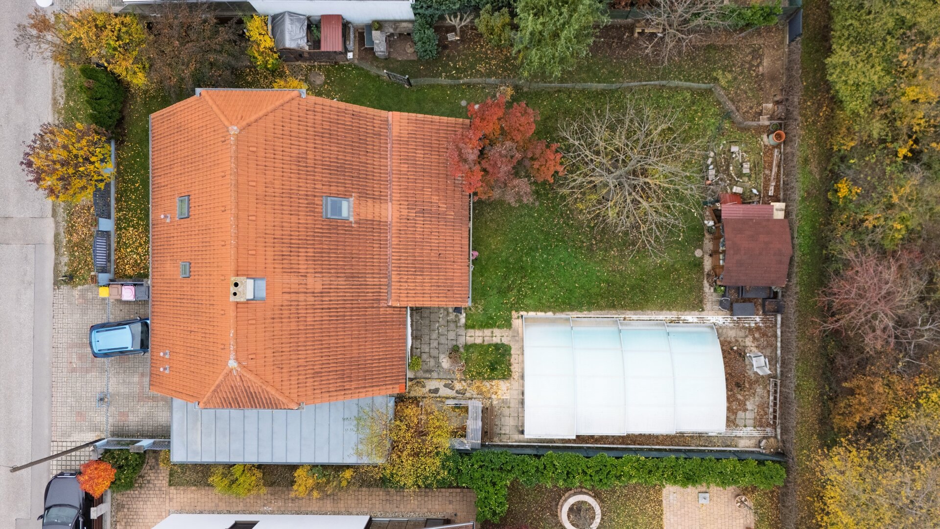 Ihr neues Zuhause: Stilvolles Einfamilienhaus mit Pool in ruhiger Lage