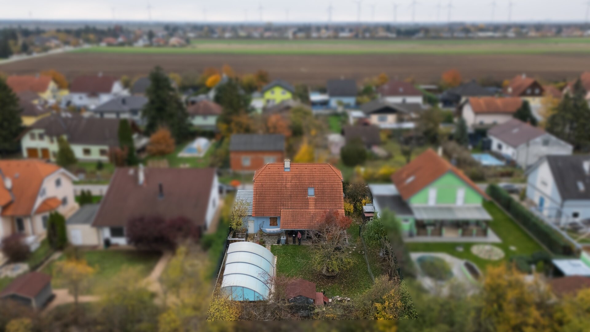 Ihr neues Zuhause: Stilvolles Einfamilienhaus mit Pool in ruhiger Lage