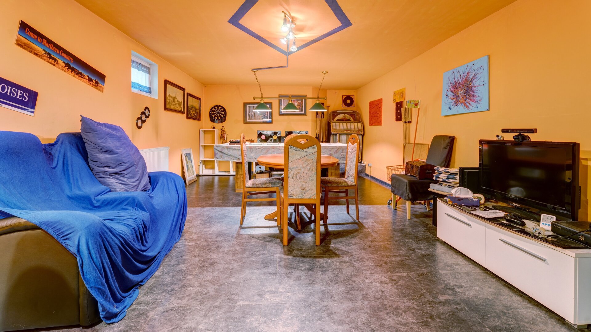 Ihr neues Zuhause: Stilvolles Einfamilienhaus mit Pool in ruhiger Lage