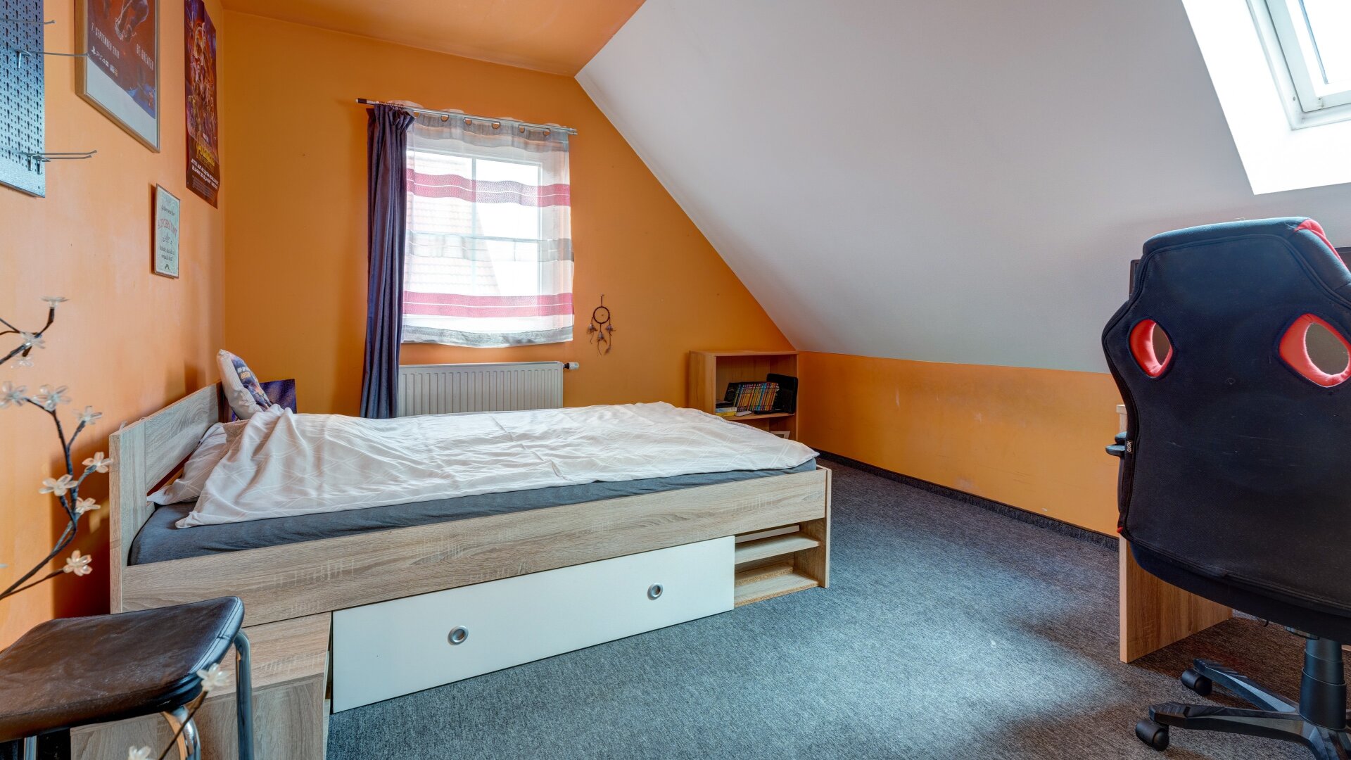 Ihr neues Zuhause: Stilvolles Einfamilienhaus mit Pool in ruhiger Lage