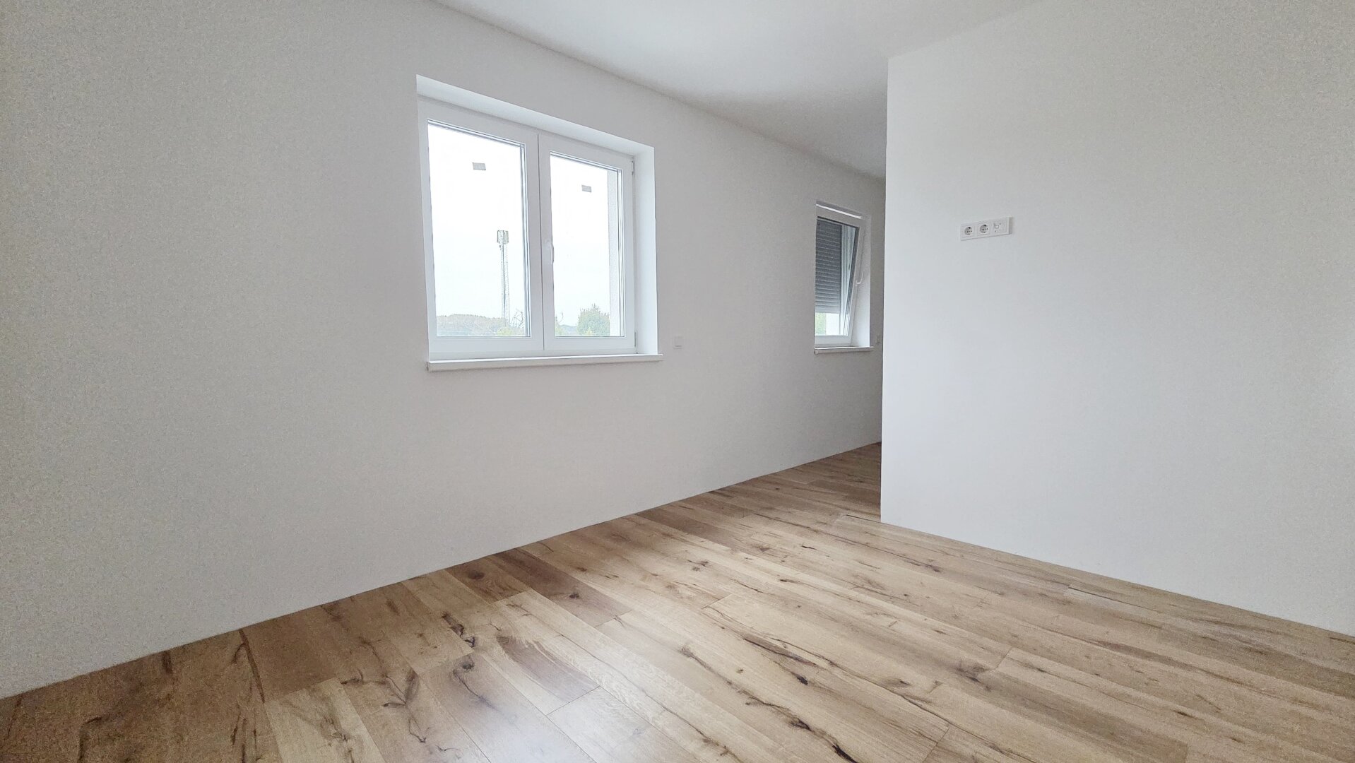 Einfamilienhaus mit Garten und 2 Garagen 48 m2
