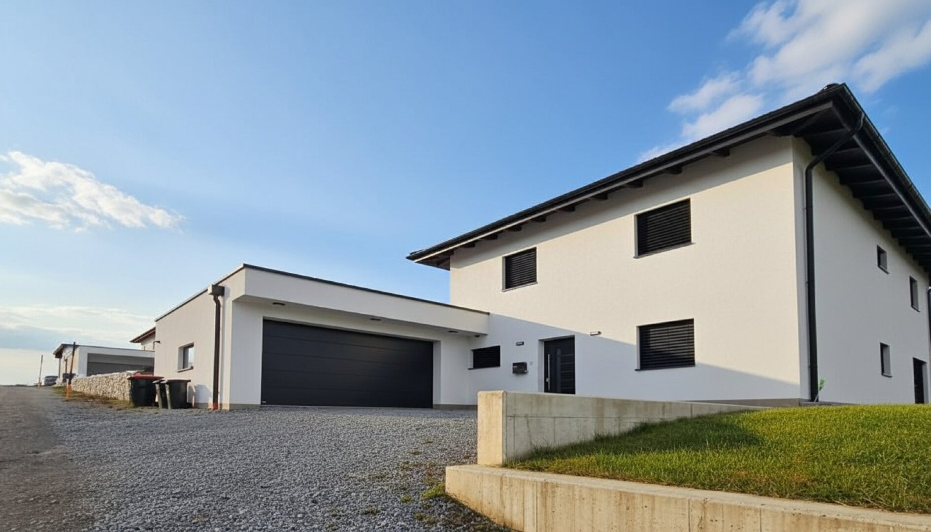 Neubau-Haus mit 156 m2 + Garage mit Wirtschaftsraum  58,84 m2