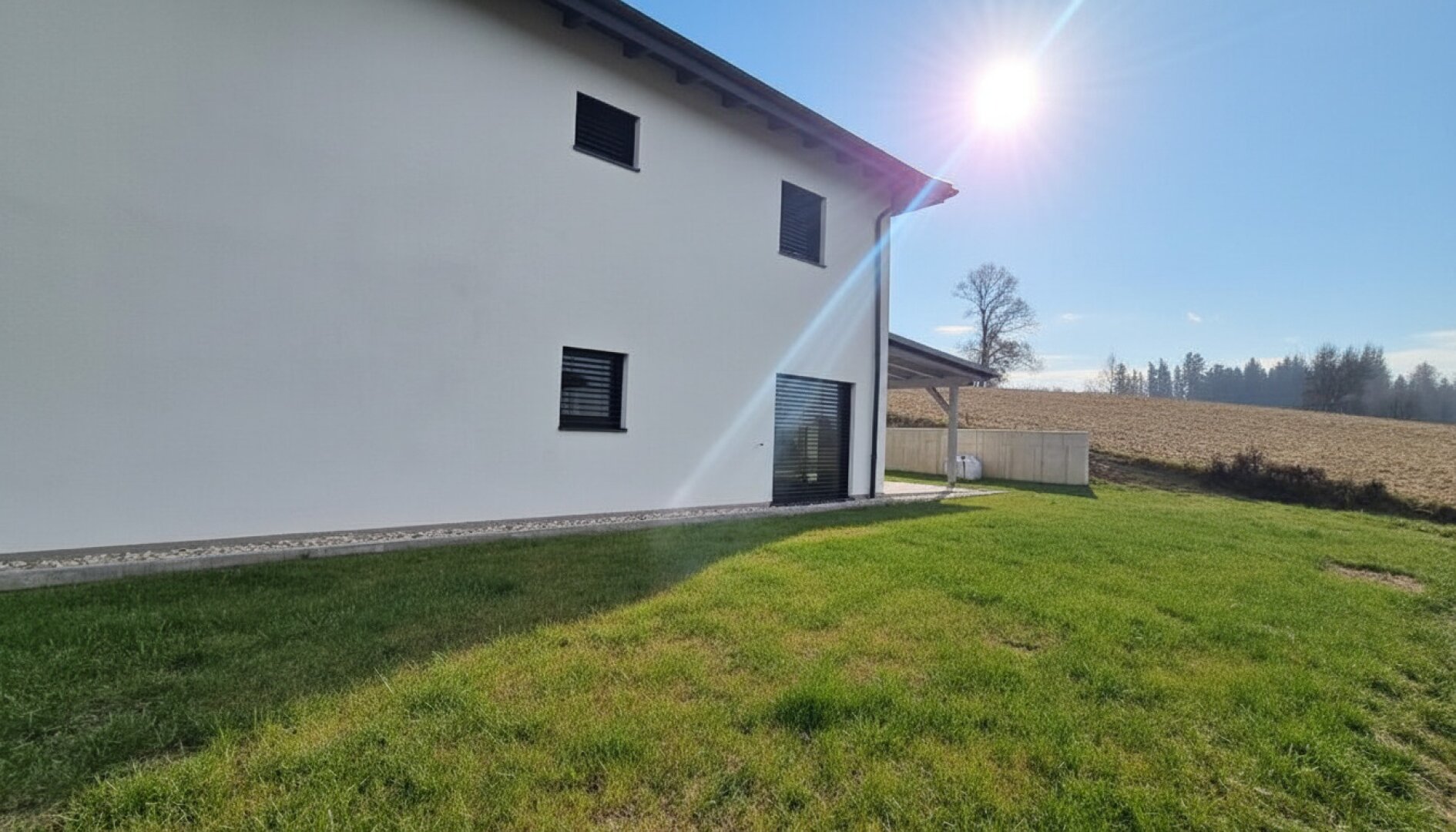 Neubau-Haus mit 156 m2 + Garage mit Wirtschaftsraum  58,84 m2