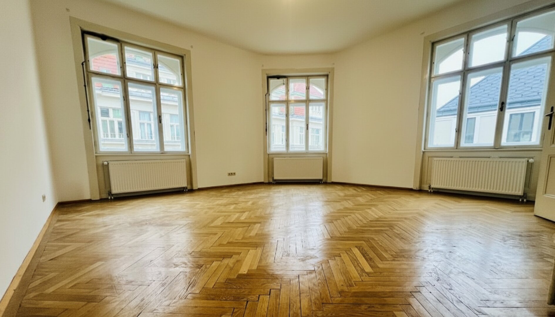 Klassisch & modern - U3 ums Eck - Eckwohnung mit Charme & Geschichte - Westausrichtung - Heizung neu