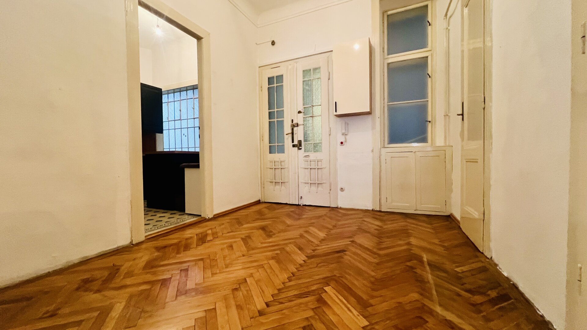Klassisch & modern - U3 ums Eck - Eckwohnung mit Charme & Geschichte - Westausrichtung - Heizung neu