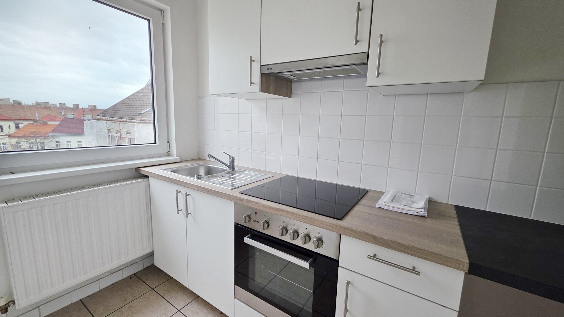 Dachgeschoßwohnung im Kreta-Viertel - 550m zur U1 - Kurzzeitvermietung erlaubt
