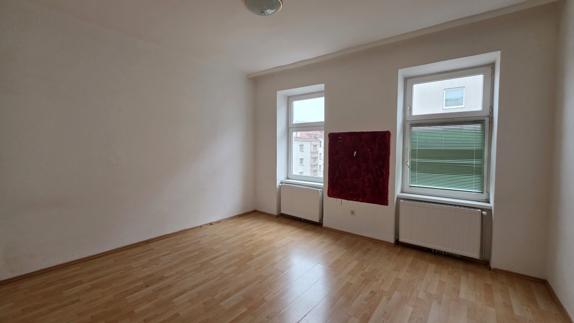Unsanierte leistbare Wohnung im 3.Stock