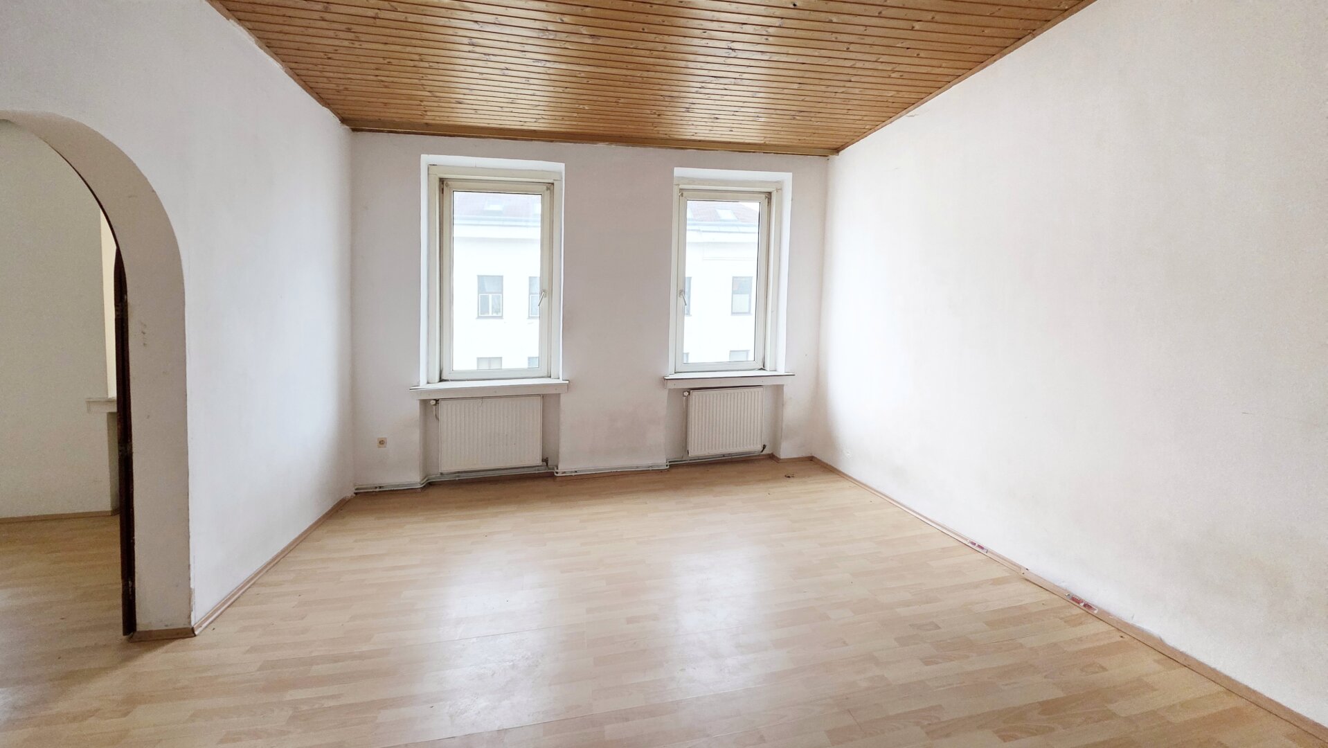 550m zur U1 - Sanierungsbedürftige 2-Zimmer-Wohnung im Gründerzeithaus – ideal für Anleger oder Eigennutzer