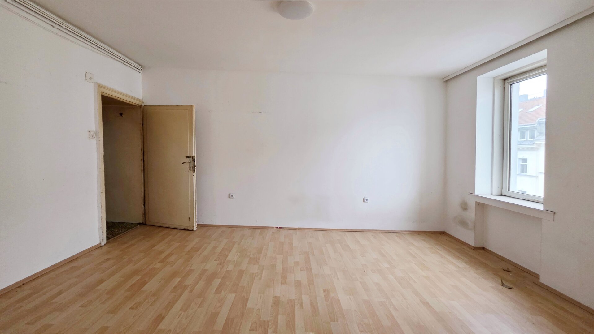 550m zur U1 - Sanierungsbedürftige 2-Zimmer-Wohnung im Gründerzeithaus – ideal für Anleger oder Eigennutzer