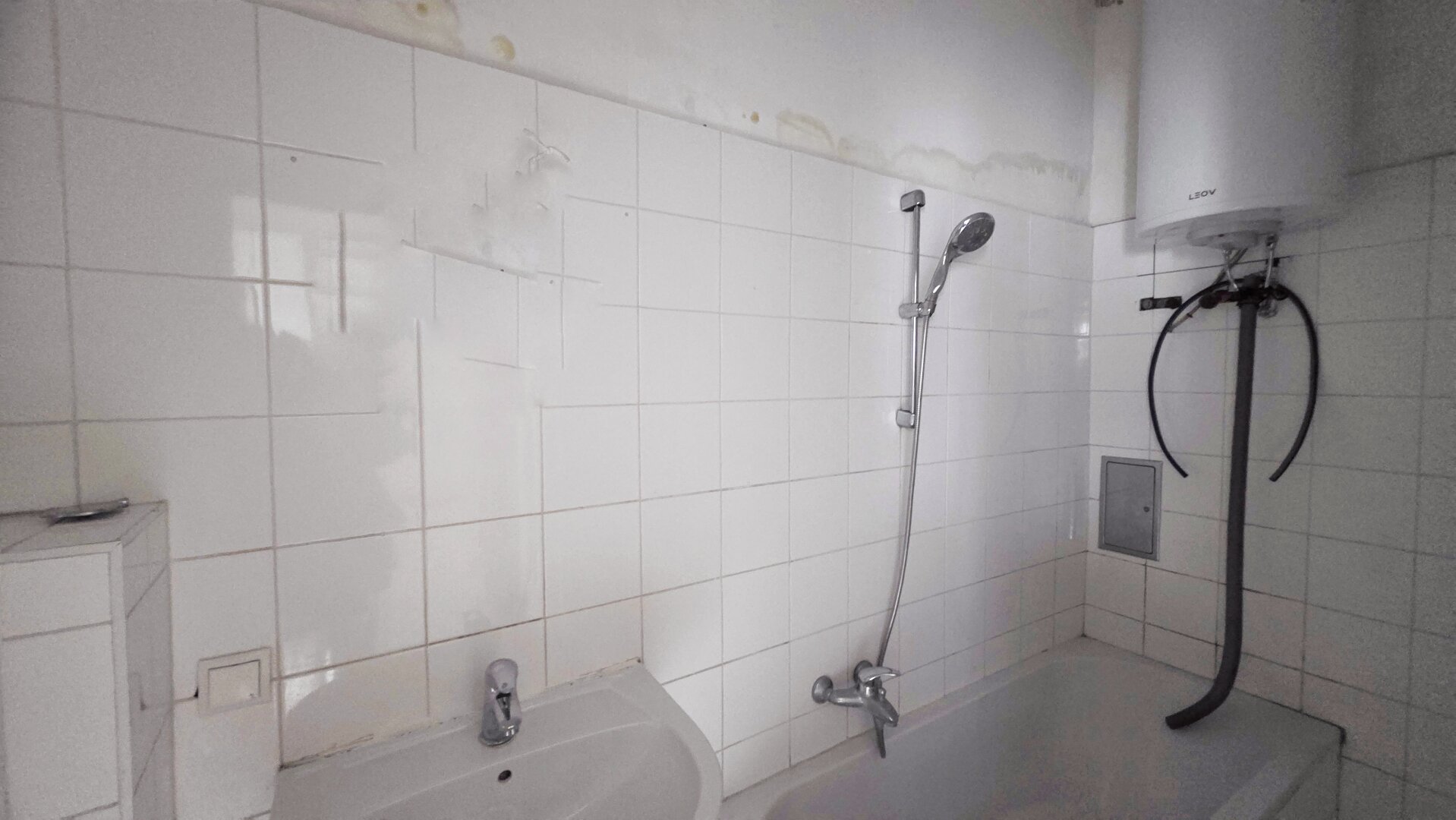 Kurzzeitvermietung erlaubt - 550m zur U1 - 2 Zimmerwohnung im 1.Stock eines Gründerzeithauses