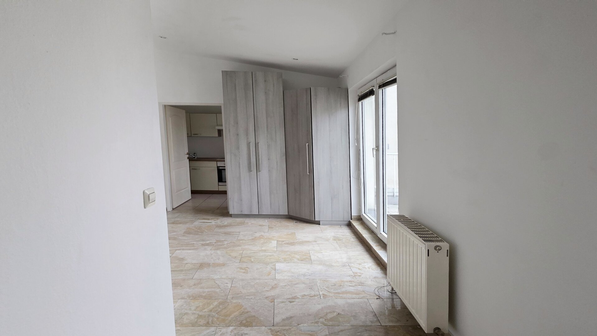 WOW Platz für 4 Familien - Gesamtes Dachgeschoß steht zum Verkauf - 550m zur U1 - Kurzzeitvermietung erlaubt
