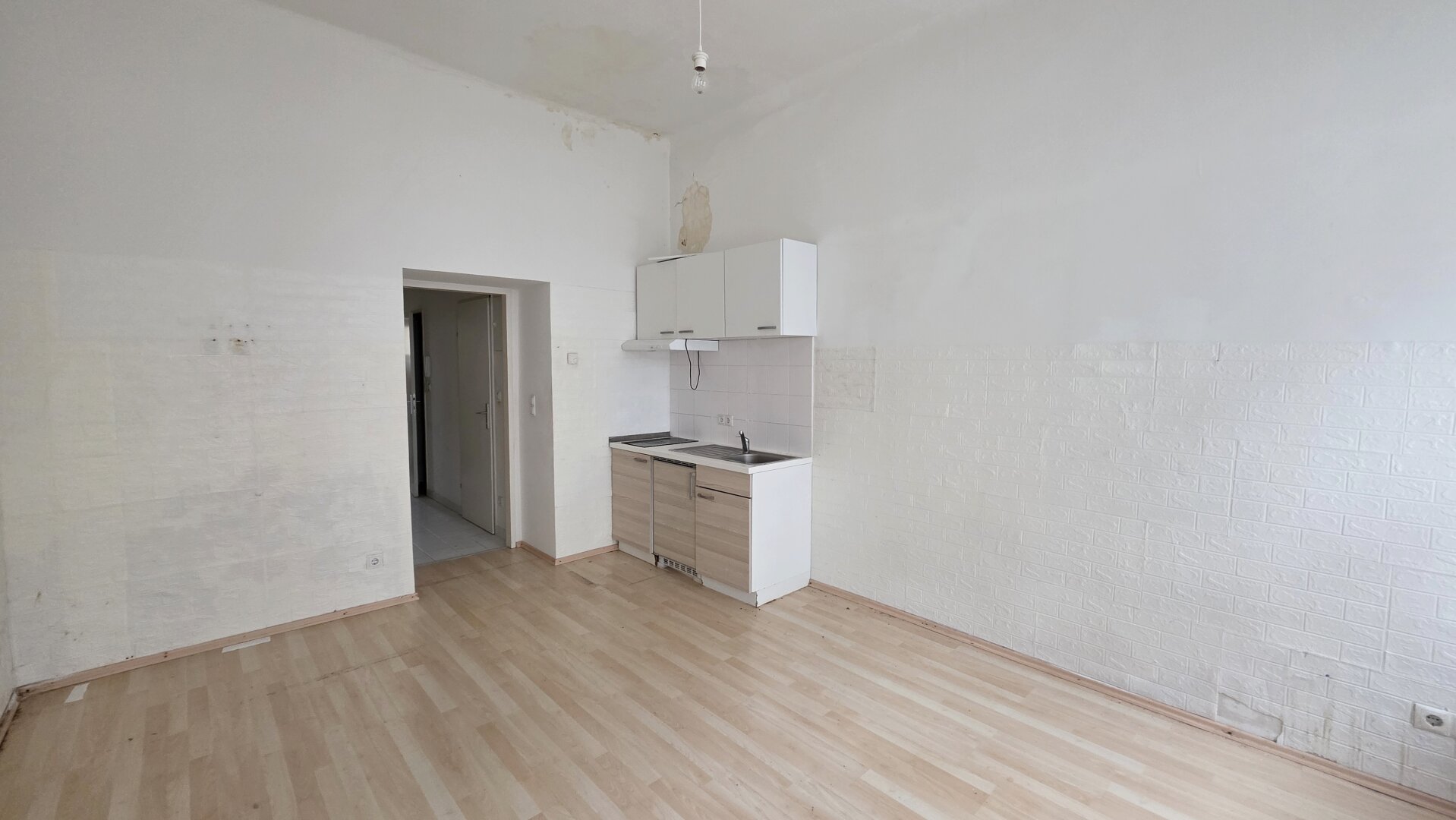 550m zur U1 - Starterwohnung im Erdgeschoß Gründerzeithaus - Kurzzeitvermietung erlaubt