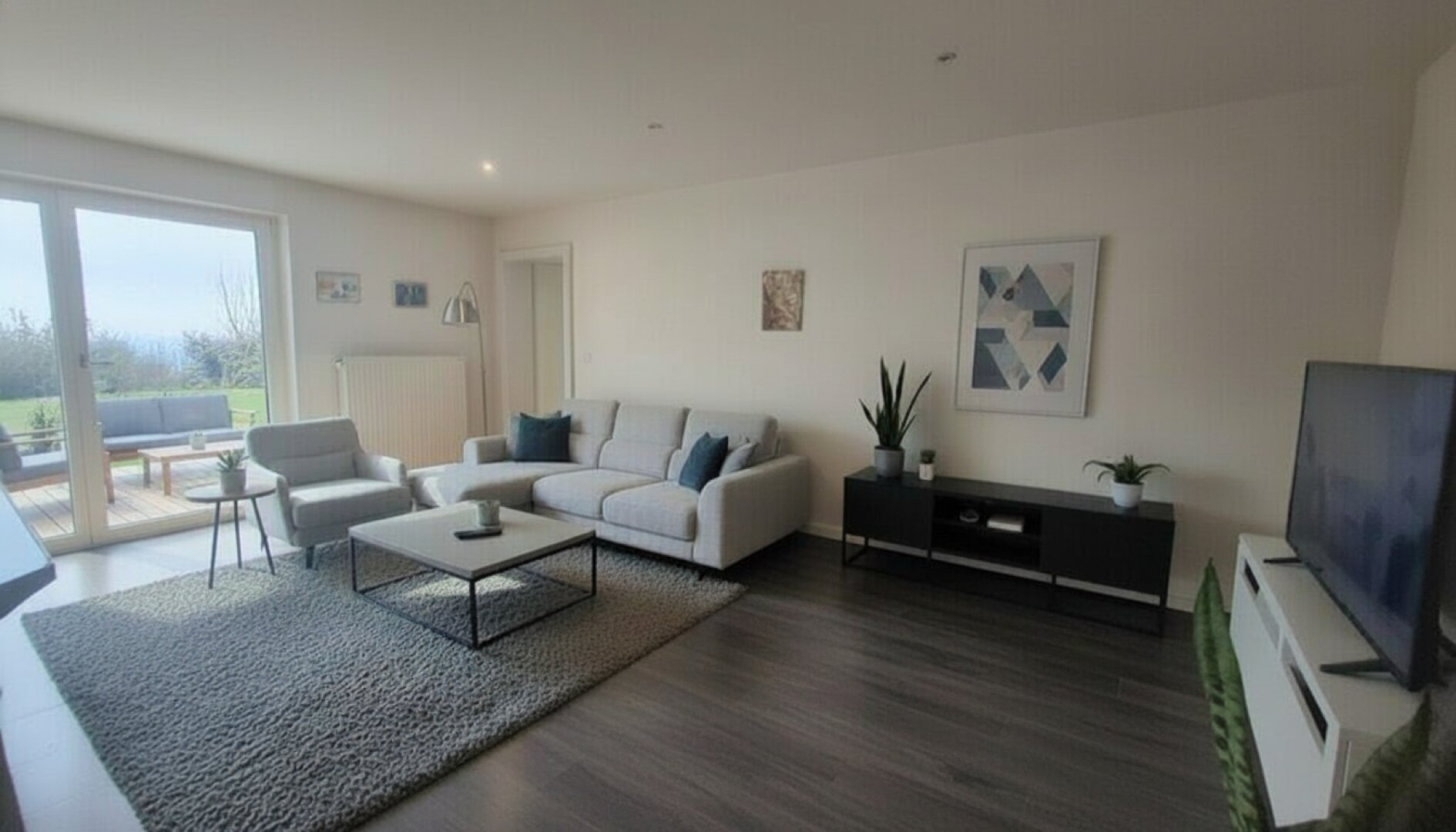 Sonnige Terrassenwohnung mit Garage!
