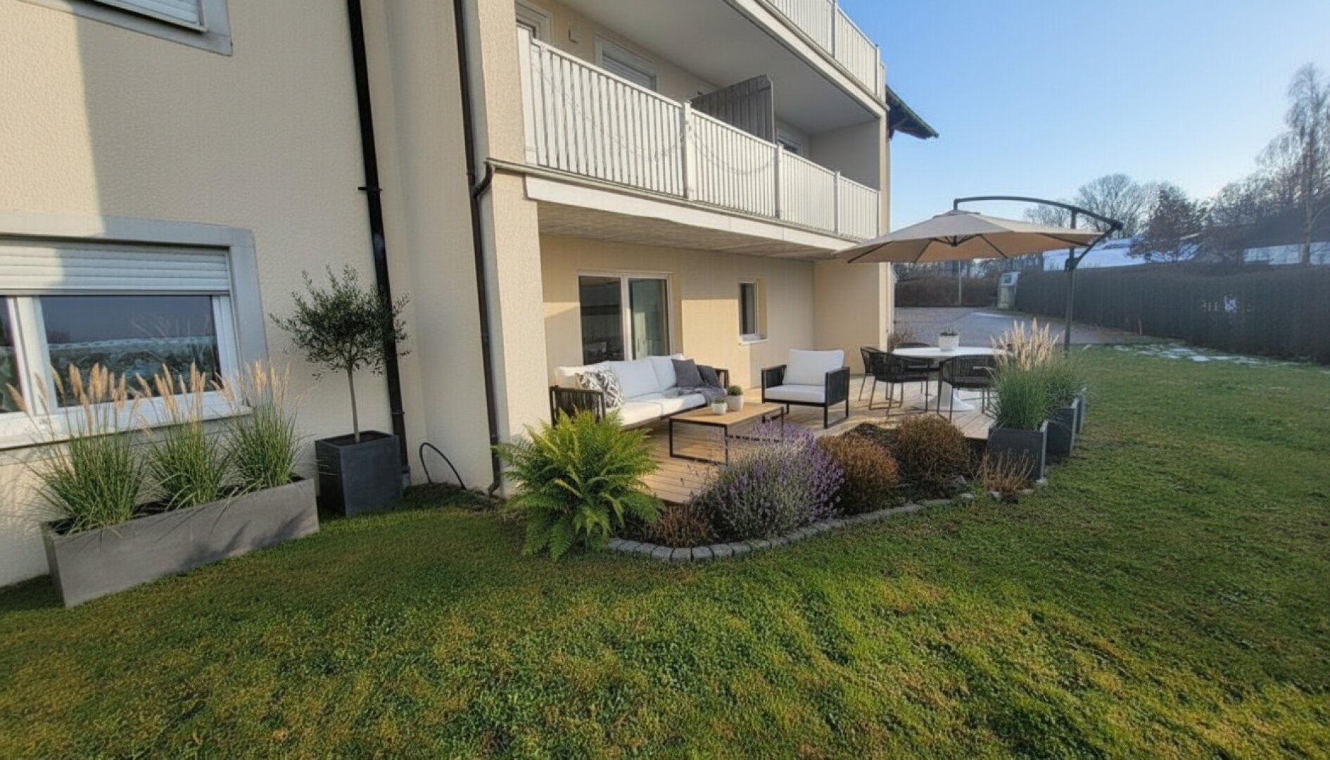 Sonnige Terrassenwohnung mit Garage!