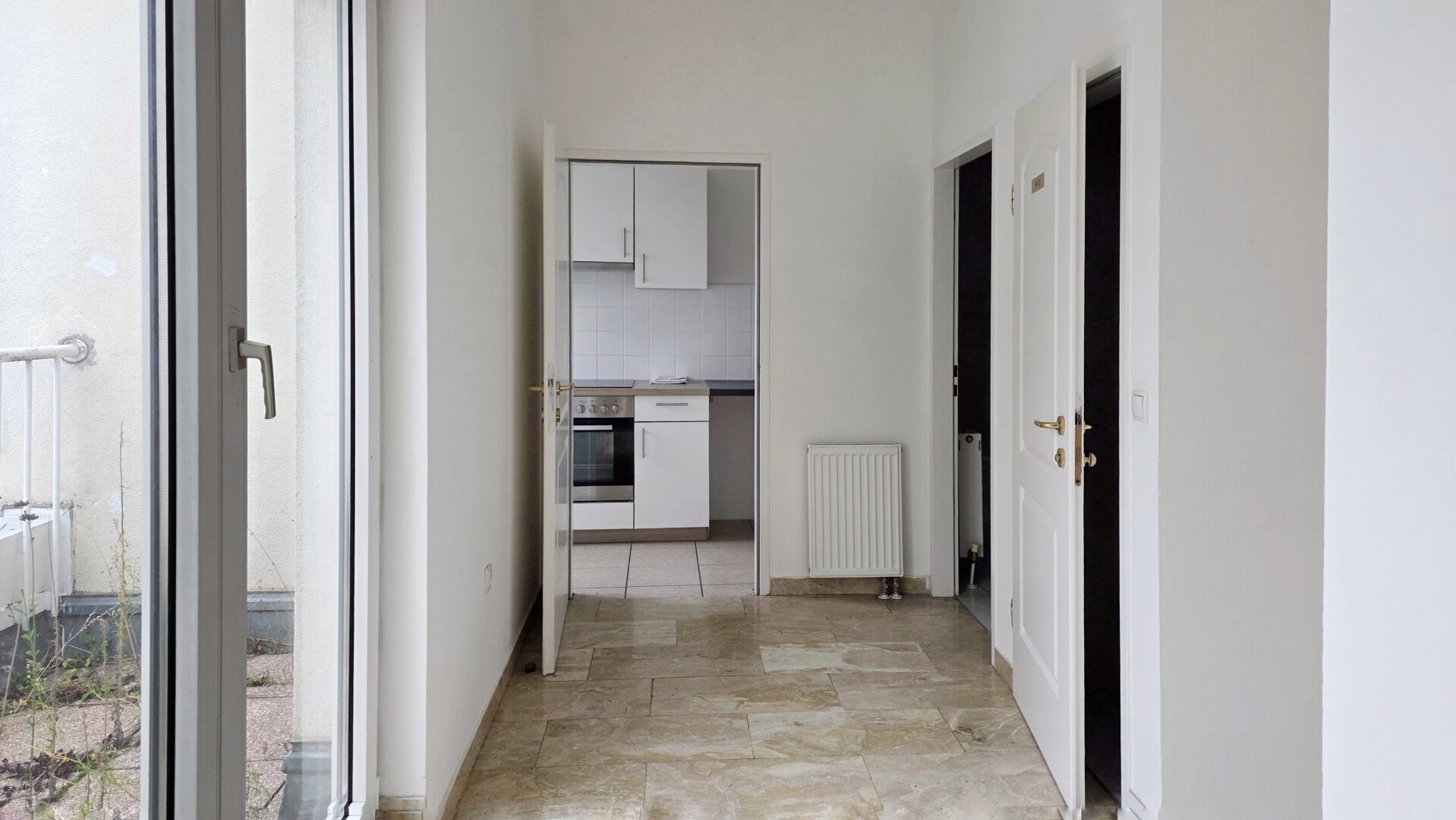 Sonnenterrasse! Kulturelle Vielfalt im Kreta-Viertel - Ruhige 2-Zimmer-Dachgeschoßwohnung mit Flair!