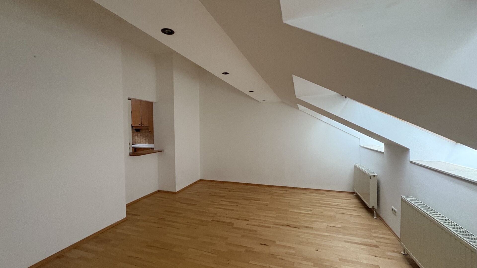 Jetzt schnell sein! Ruhige Wohnung in toller Lage! 2-Zimmer Wohnung – in wenigen Minuten am Karlsplatz!