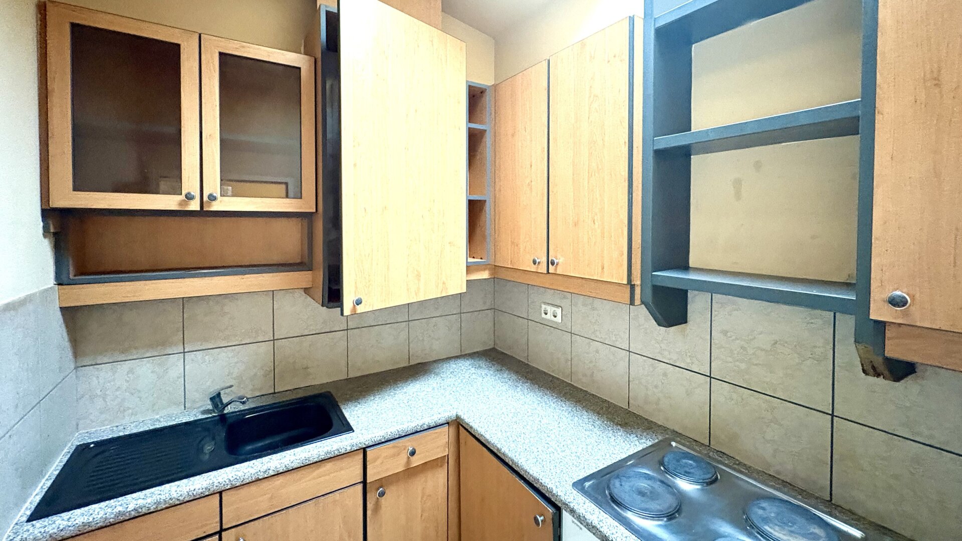 4 Stationen zum Karlsplatz! Helle Dachgeschoßwohnung mit Stil! Einbauküche inkludiert!