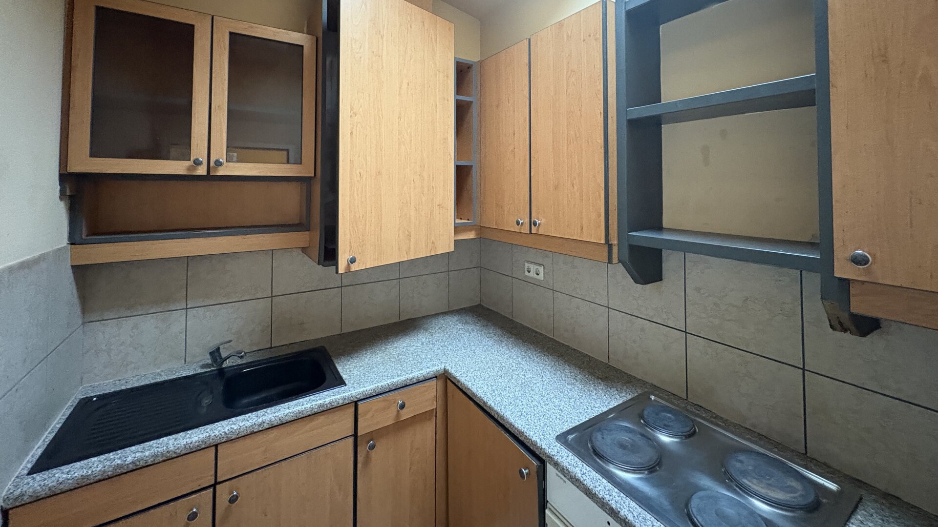 4 Stationen zum Karlsplatz! Helle Dachgeschoßwohnung mit Stil! Einbauküche inkludiert!