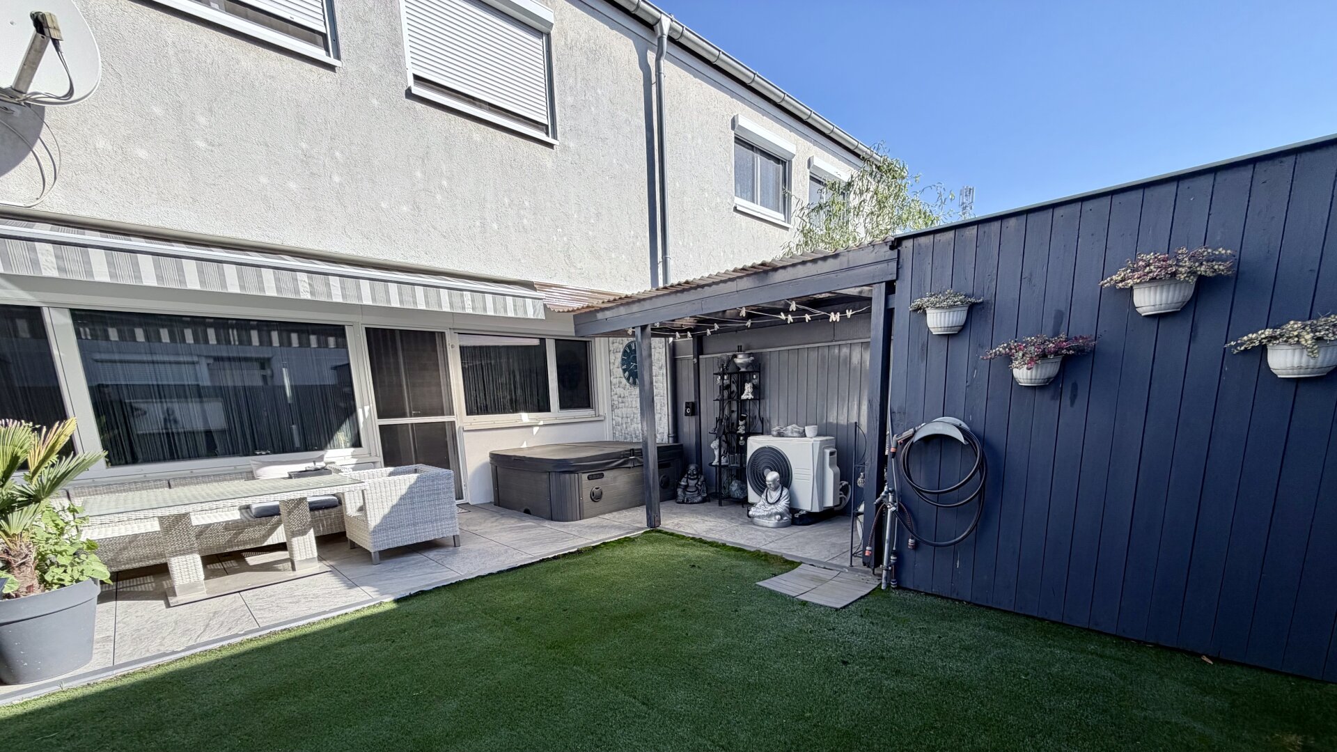 4 Zimmer Reihenhaus - 7 Min zur U2 - ruhiger sonniger Garten - Klimaanlage - Garagenstellplatz