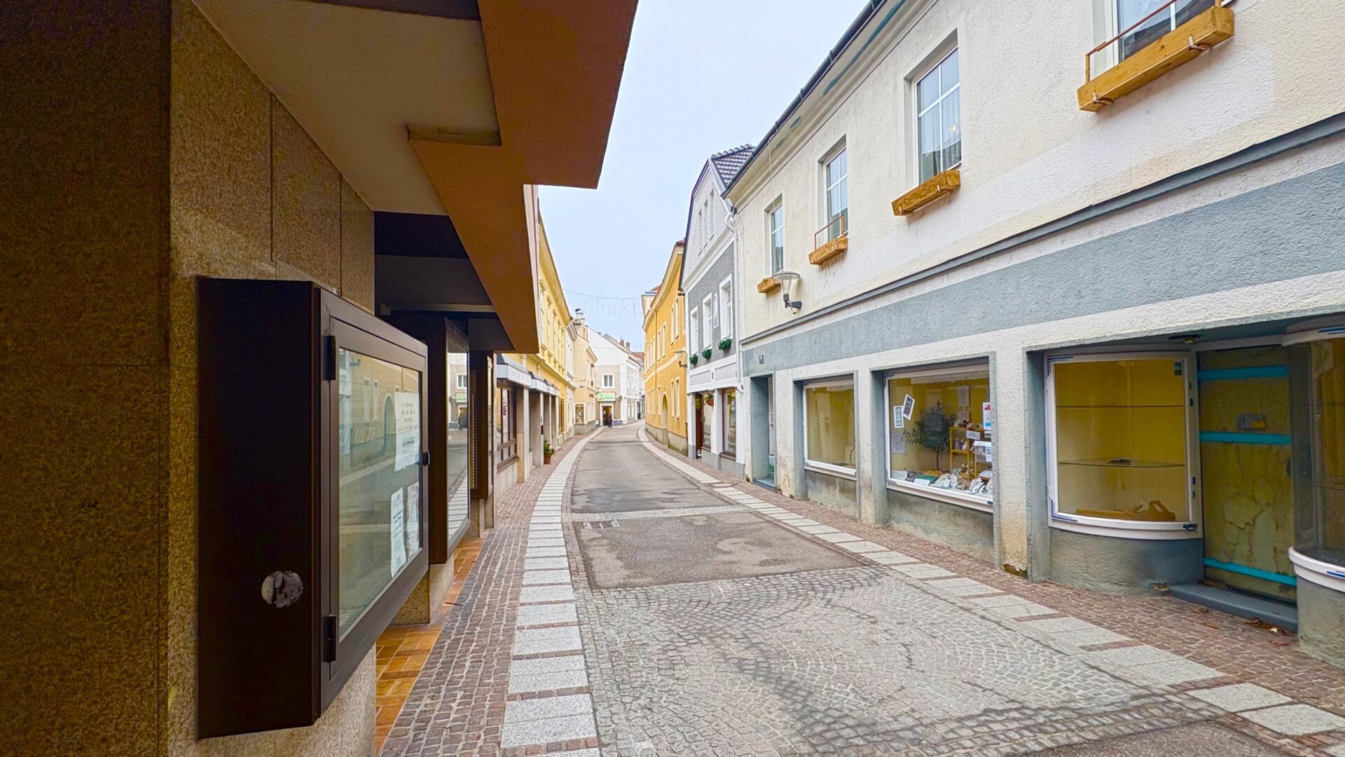 Investieren in die Zukunft – Mehrparteienhaus in toller Lage - mit großem Geschäftslokal!