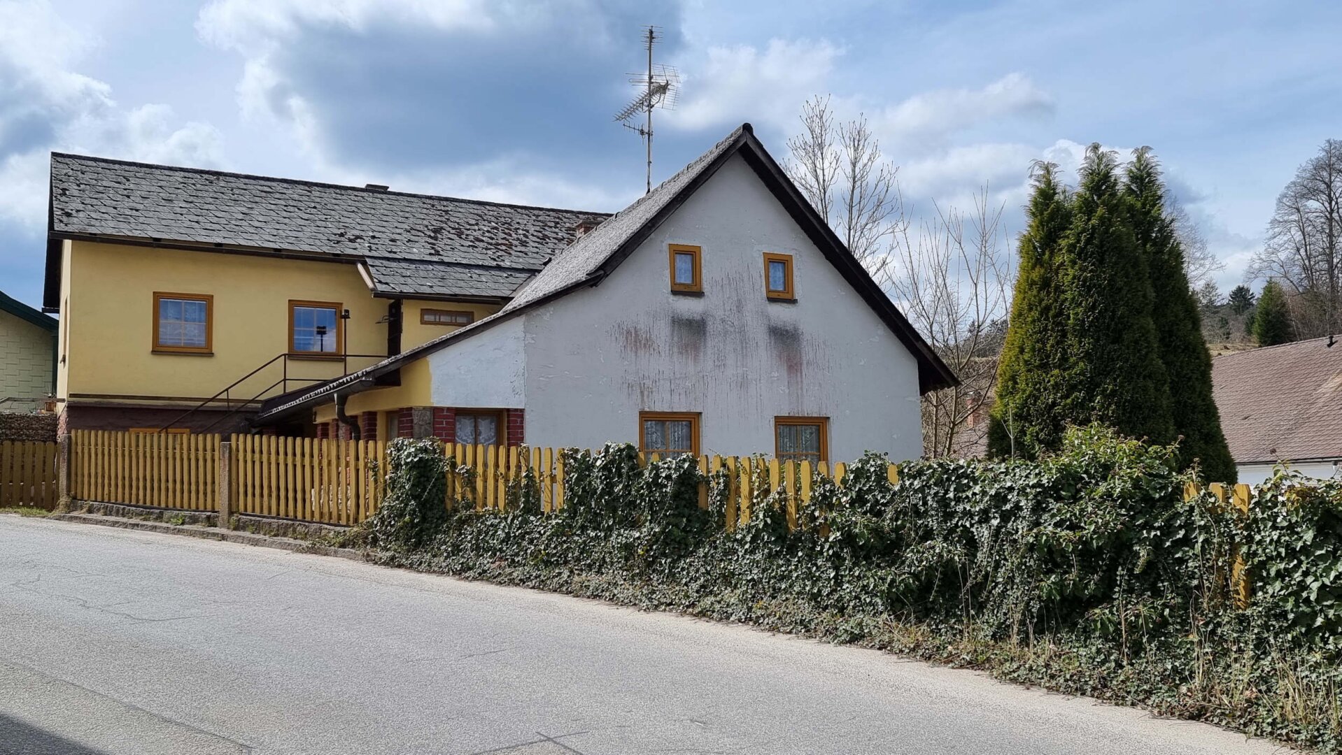 Kleines Haus - Burgblick!