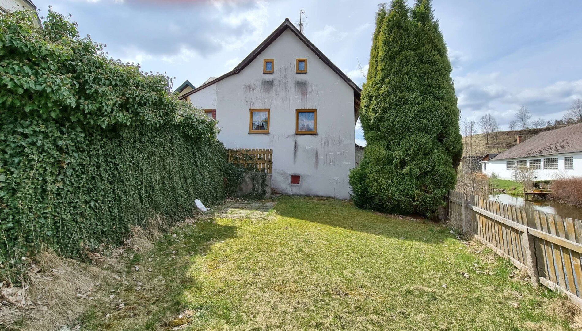 Kleines Haus - Burgblick!
