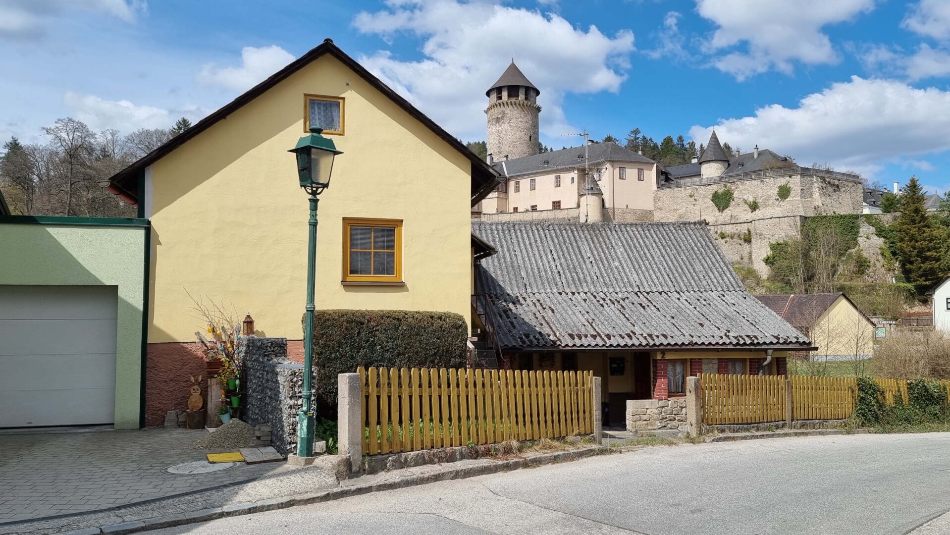 Kleines Haus - Burgblick!