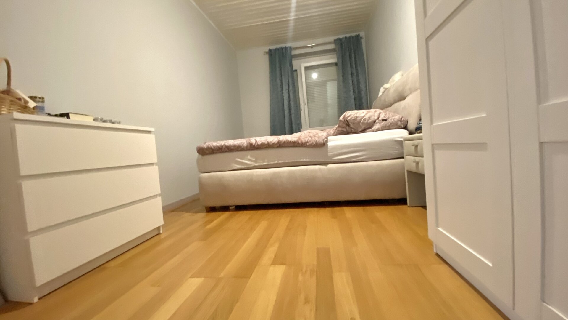 Eigentumswohnung in Ruhelage mit Carport, Terrasse und Weinkeller