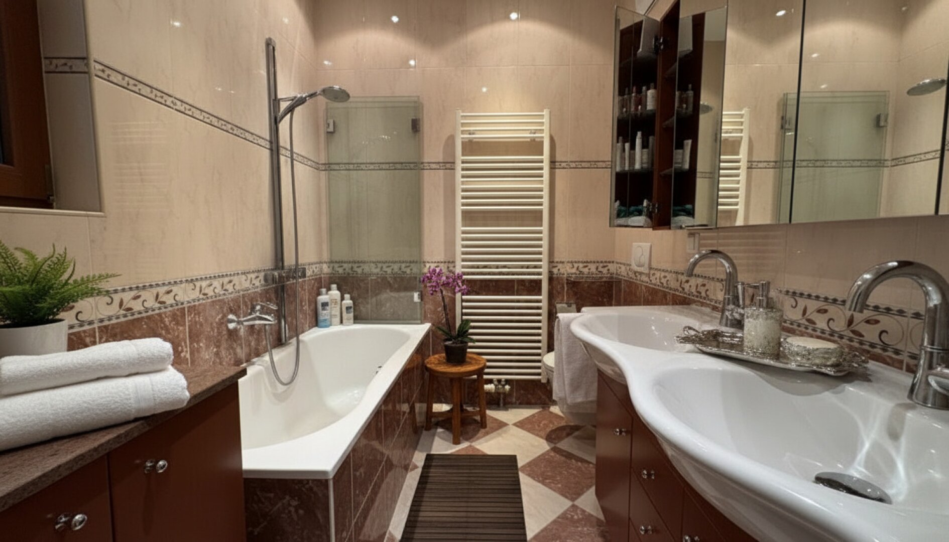 Badezimmer KI eingerichtet