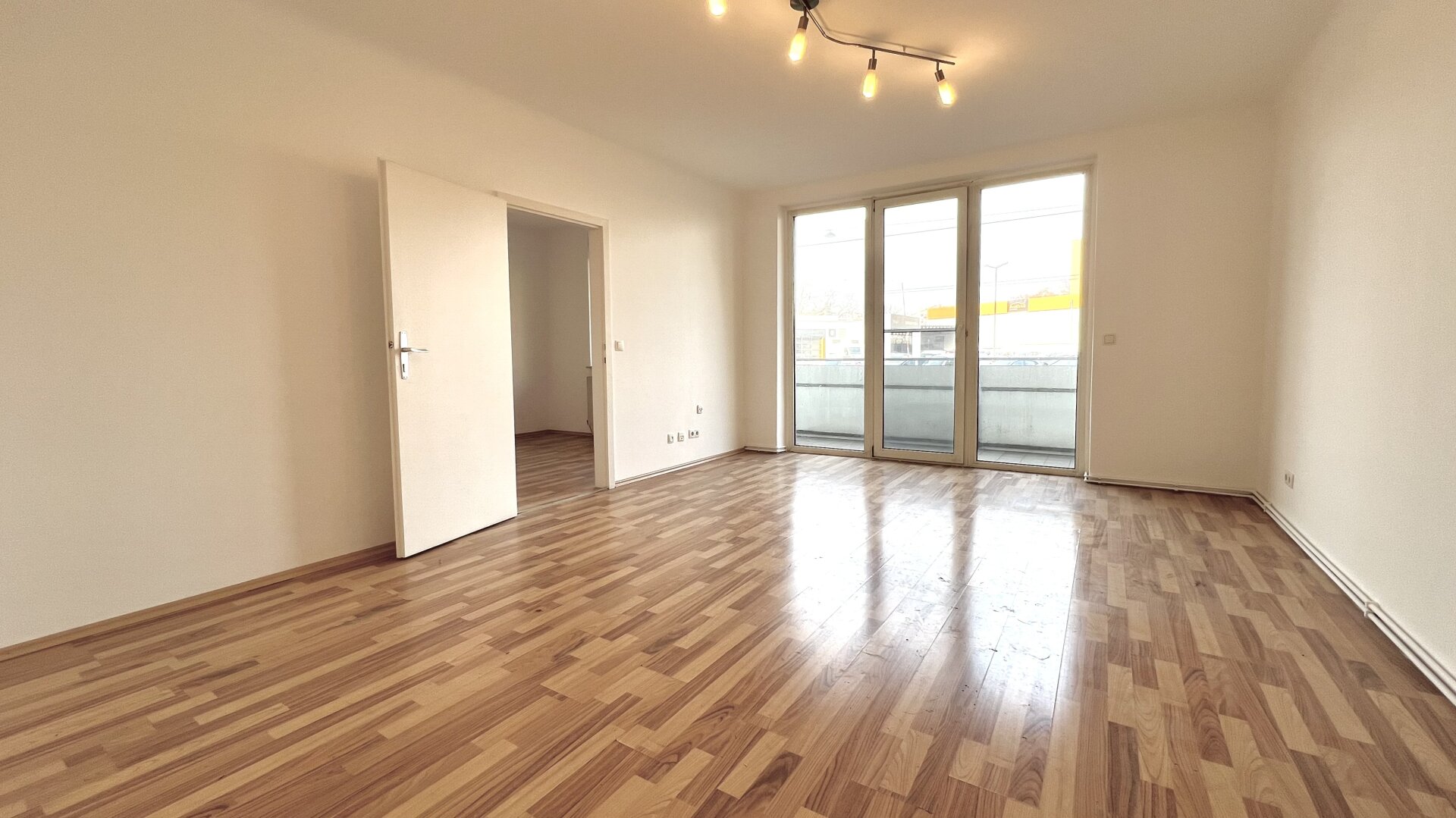 Top Lage & Raumaufteilung I Nahe U6 und Donauinsel I Großzügige Loggia