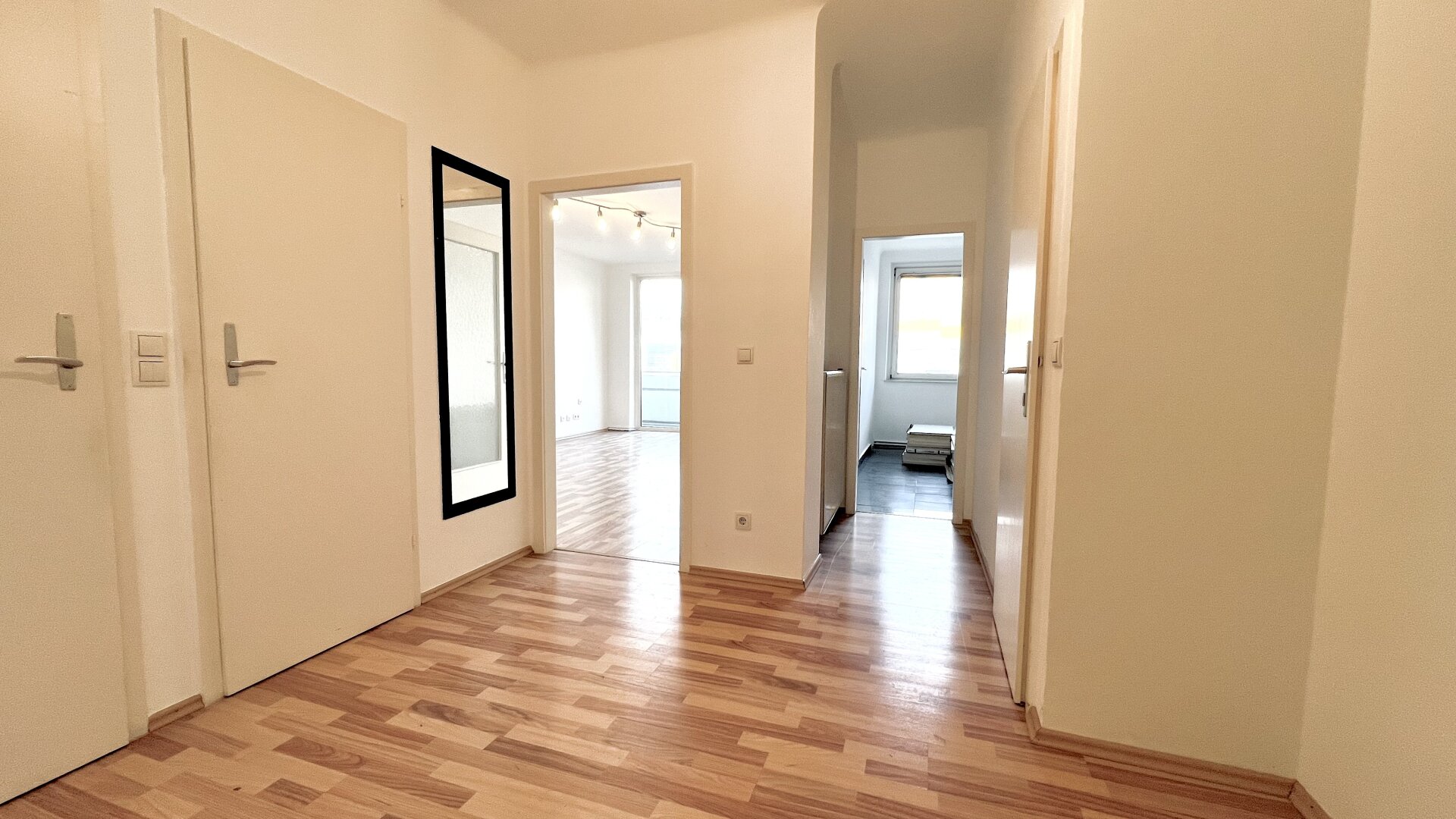 Top Lage & Raumaufteilung I Nahe U6 und Donauinsel I Großzügige Loggia