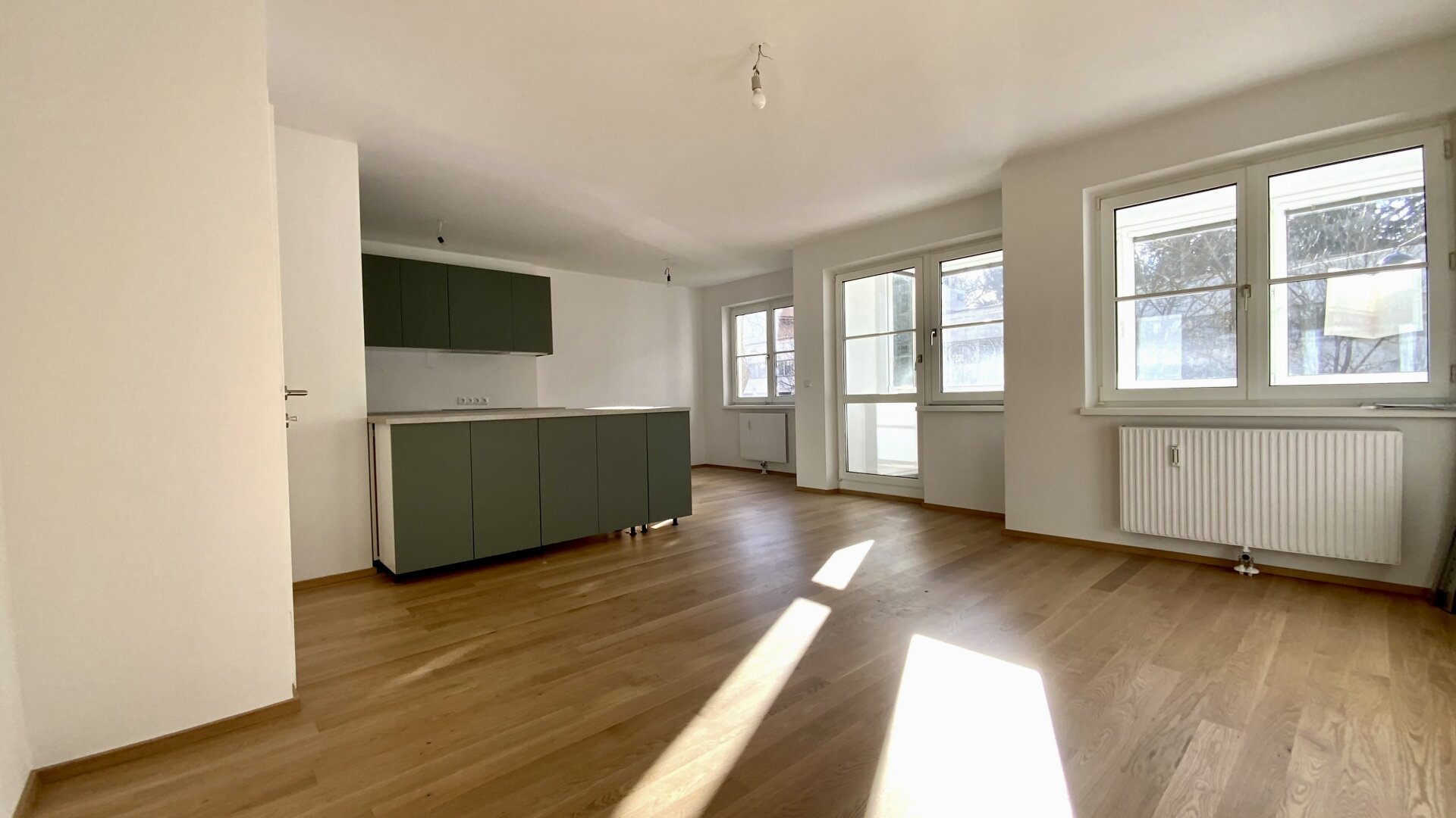 U4 fußläufig erreichbar - Familienjuwel in grüner Ruhelage mit Loggia - Lainzer Tiergarten ums Eck